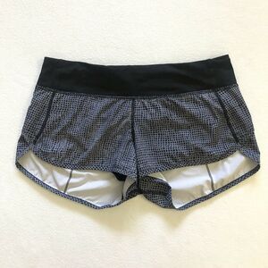 Lululemon Women 4-Way Stretch Fall Net White Black Print 2.5" Run Speed Short 6